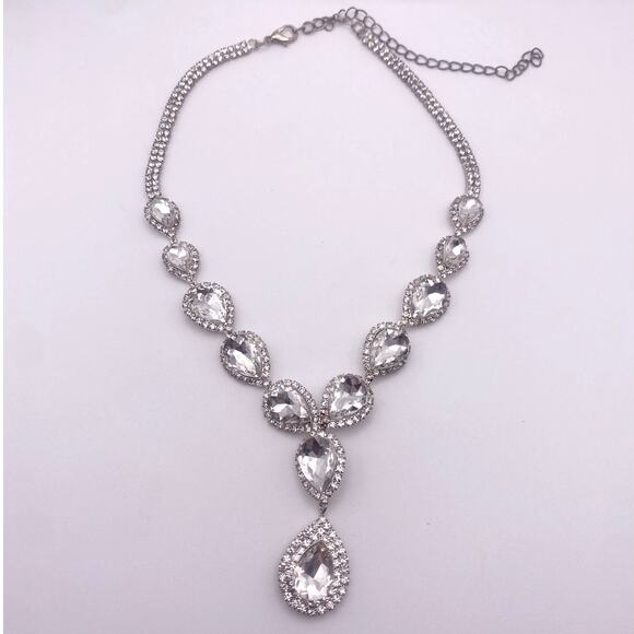 Vintage White Rhinestones Tear Drop Necklace - Picture 6 of 6